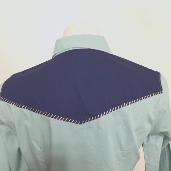 Cruel Denim Blue Cowgirl Rodeo Embroidered Long Sleeve Button Down Shirt Size M - Picture 9 of 15